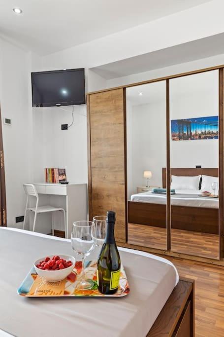 Bamboo Ultra Central Apartment Bucarest Exterior foto